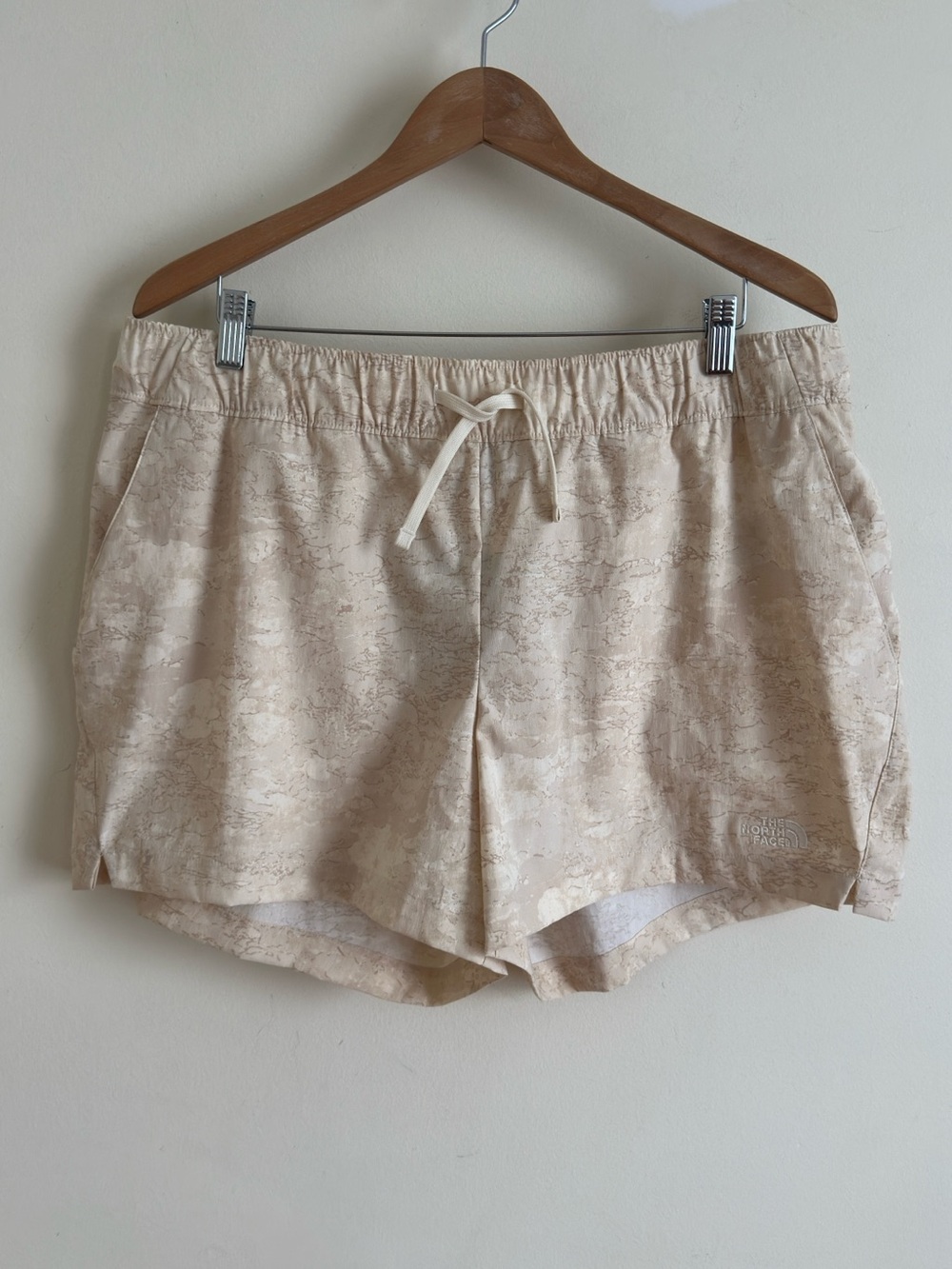 The North Face Class V Women’s Outdoor Hiking Shorts Lightweight NWT